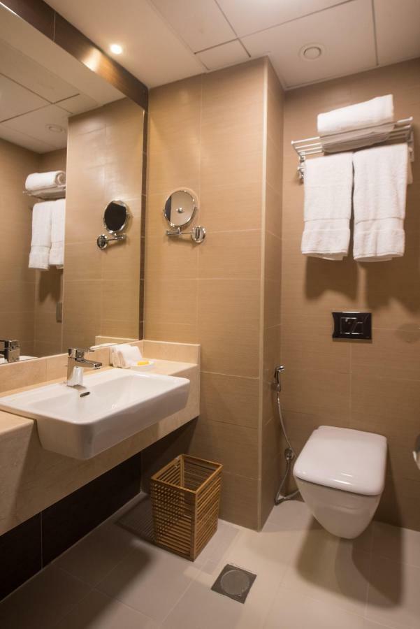 Fantastay - Luxury Studio Sparkle Tower Dubai Marina Ngoại thất bức ảnh
